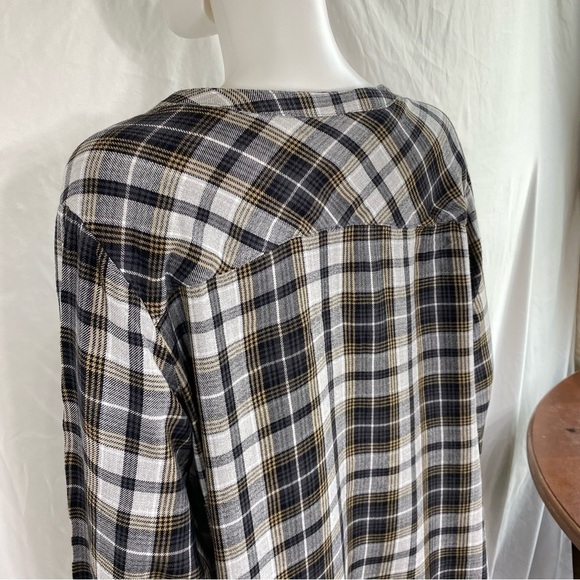 Workshop Republic Clothing Women’s Plaid Flannel Slouched Button Down - Picture 3 of 6